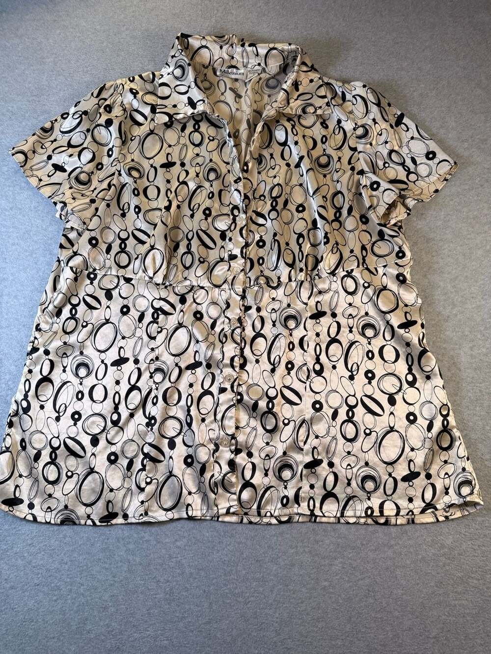Millenium Short Sleeve Button Blouse Black and White Geometric Circles Size 2X